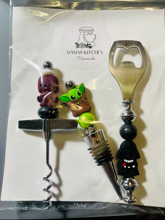 Green alien 3 piece wine accessories