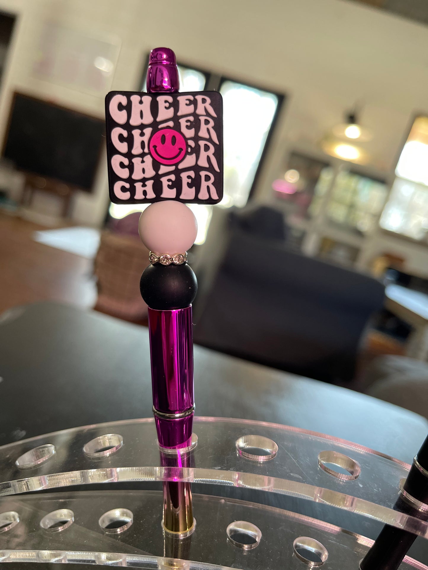 Pink/purple cheer pen