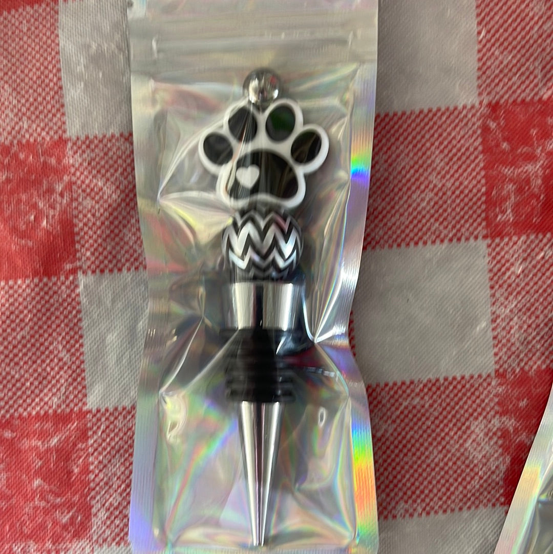 Paw print wine stopper