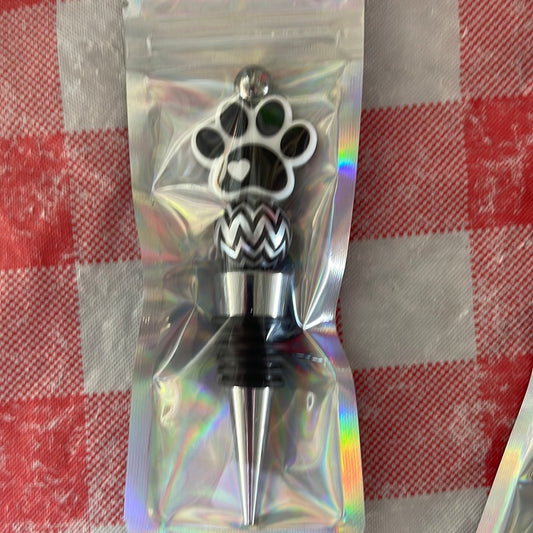 Paw print wine stopper