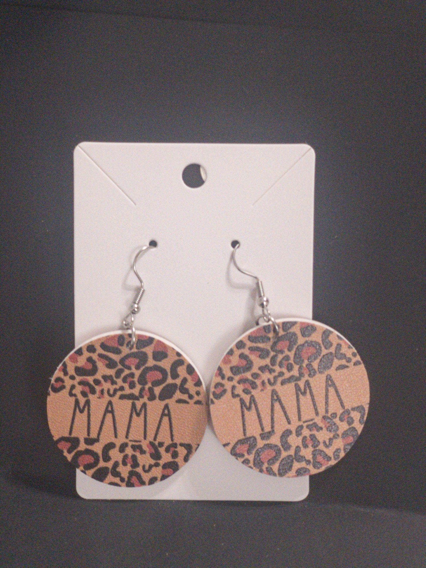 Mama leopards