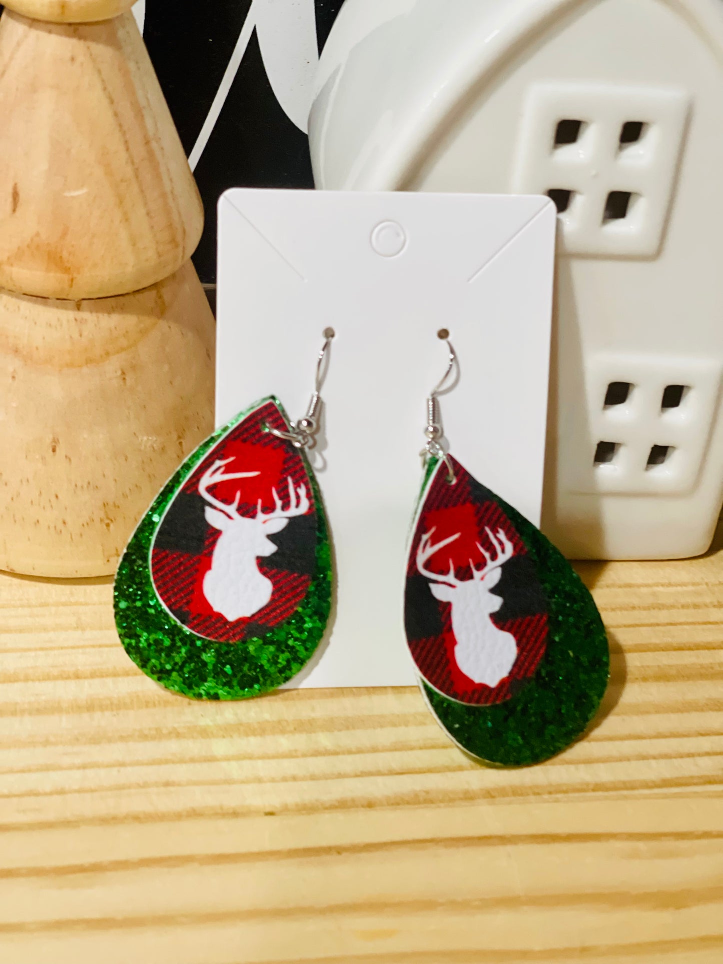 Green sparkly deer red/black